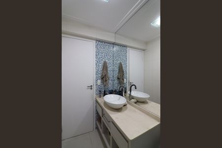 Apartamento à venda com 80m², 2 quartos e 1 vagaBanheiro Social