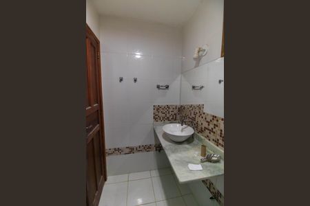 Casa para alugar com 200m², 5 quartos e 3 vagasBanheiro Social