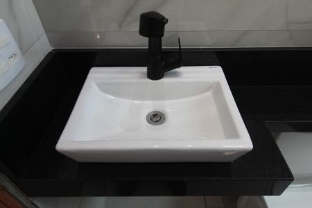 Apartamento à venda com 65m², 2 quartos e 1 vagaBanheiro Social