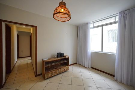 Apartamento para alugar com 74m², 3 quartos e 1 vagaSala