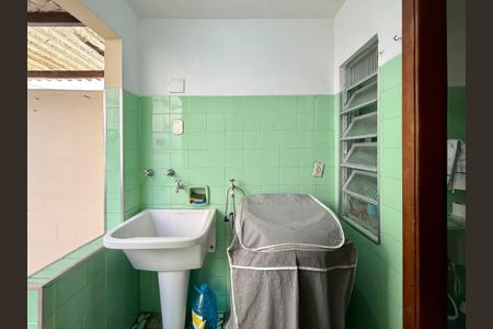 Casa à venda com 120m², 2 quartos e 1 vagaÁrea de Serviço