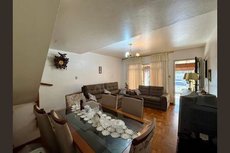 Casa à venda com 120m², 2 quartos e 1 vagaSala 