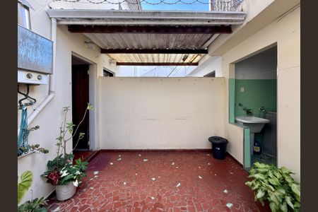 Casa à venda com 120m², 2 quartos e 1 vagaQuintal 