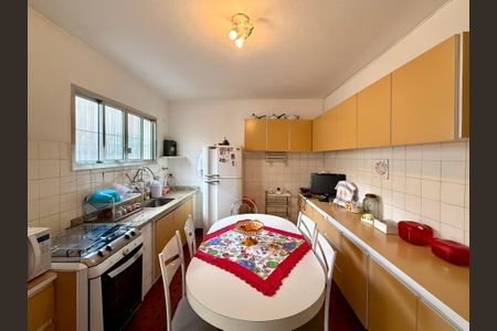 Casa à venda com 120m², 2 quartos e 1 vagaCozinha 