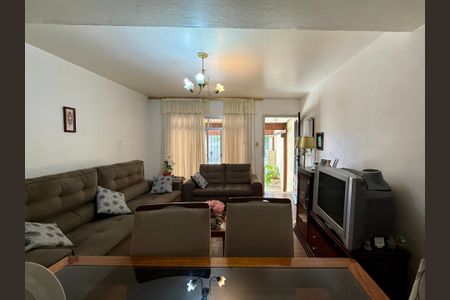 Casa à venda com 120m², 2 quartos e 1 vagaSala 