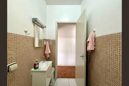 Casa à venda com 120m², 2 quartos e 1 vagaBanheiro 