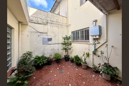 Casa à venda com 120m², 2 quartos e 1 vagaQuintal 