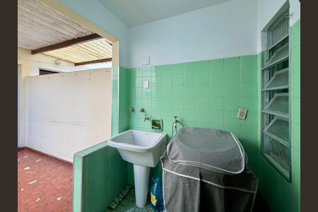 Casa à venda com 120m², 2 quartos e 1 vagaÁrea de Serviço