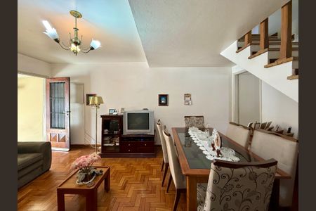 Casa à venda com 120m², 2 quartos e 1 vagaSala 