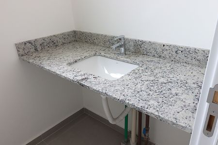 Apartamento à venda com 80m², 2 quartos e 1 vagaBanheiro da Suíte 1