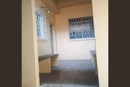 Casa para alugar com 65m², 2 quartos e sem vaga