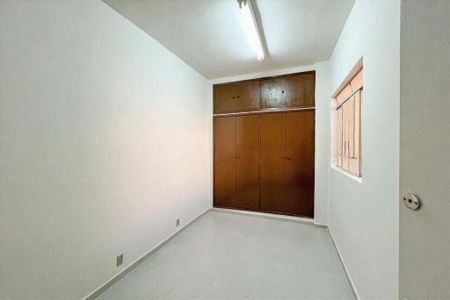 Casa para alugar com 65m², 2 quartos e sem vaga