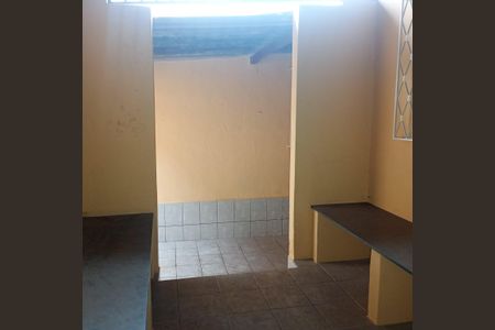 Casa para alugar com 65m², 2 quartos e sem vaga