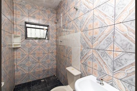 Banheiro de casa para alugar com 1 quarto, 40m² em Jardim Indaia, São Paulo