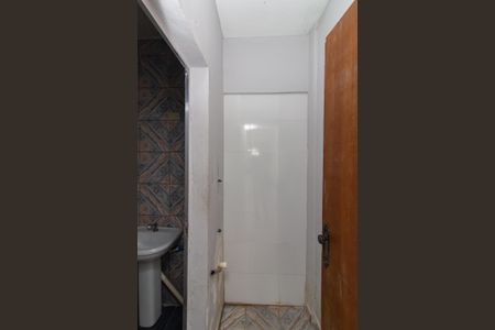 Banheiro de casa para alugar com 2 quartos, 40m² em Jardim Indaia, São Paulo