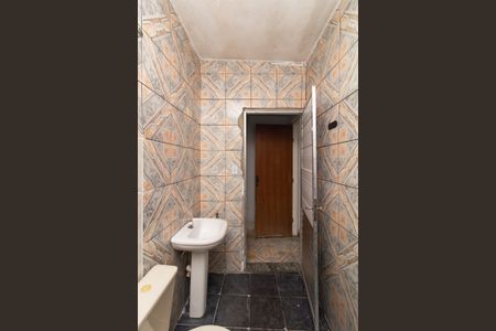 Banheiro de casa para alugar com 1 quarto, 40m² em Jardim Indaia, São Paulo