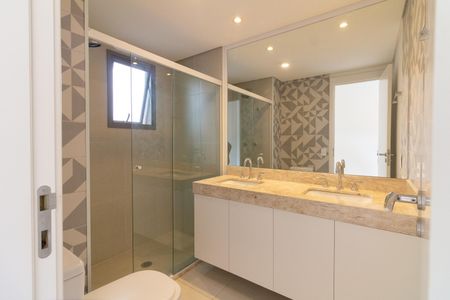 Apartamento para alugar com 156m², 4 quartos e 2 vagas Apartamento para alugar com 156m², 4 quartos e 2 vagasBanheiro 1