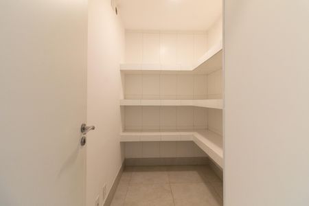 Apartamento para alugar com 156m², 4 quartos e 2 vagas Apartamento para alugar com 156m², 4 quartos e 2 vagasDespensa