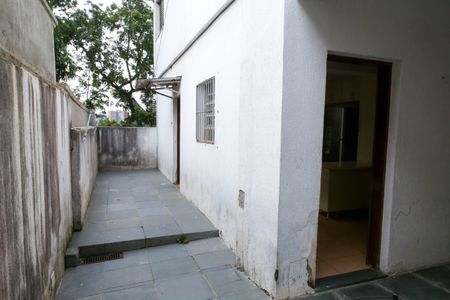 Casa para alugar com 60m², 2 quartos e sem vagaQuintal