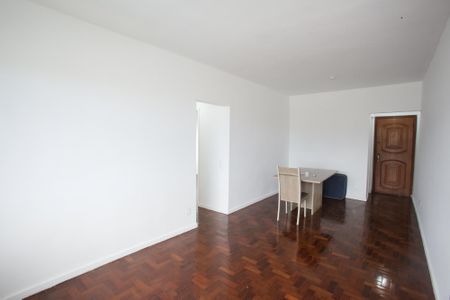 Sala de apartamento para alugar com 2 quartos, 70m² em Taquara, Rio de Janeiro