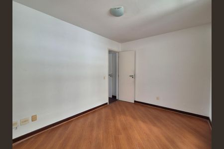 Apartamento à venda com 82m², 2 quartos e 1 vaga Apartamento à venda com 82m², 2 quartos e 1 vagaSuíte