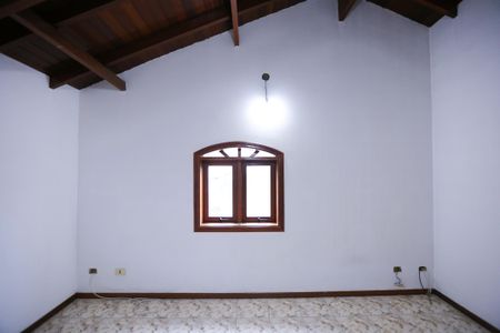 Casa para alugar com 580m², 4 quartos e 8 vagas Casa para alugar com 580m², 4 quartos e 8 vagasSótão 4