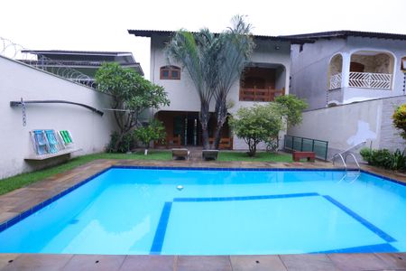 Casa para alugar com 580m², 4 quartos e 8 vagasPiscina