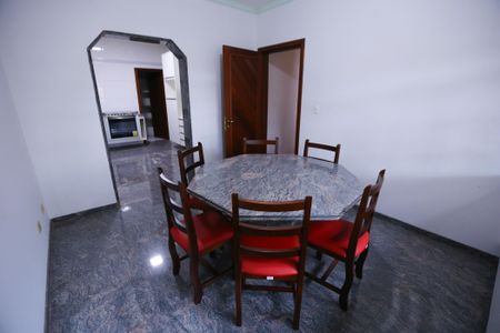 Casa para alugar com 580m², 4 quartos e 8 vagas Casa para alugar com 580m², 4 quartos e 8 vagasSala de Jantar