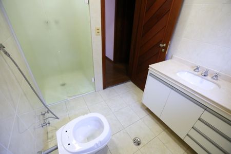 Casa para alugar com 580m², 4 quartos e 8 vagas Casa para alugar com 580m², 4 quartos e 8 vagasBanheiro