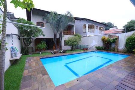 Casa para alugar com 580m², 4 quartos e 8 vagas Casa para alugar com 580m², 4 quartos e 8 vagasPiscina