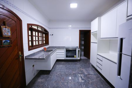 Casa para alugar com 580m², 4 quartos e 8 vagas Casa para alugar com 580m², 4 quartos e 8 vagasCozinha
