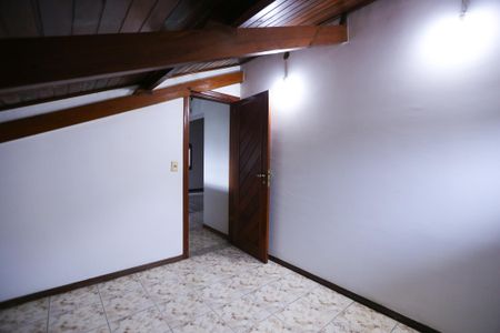 Casa para alugar com 580m², 4 quartos e 8 vagas Casa para alugar com 580m², 4 quartos e 8 vagasSótão 2