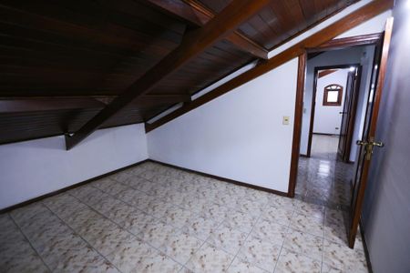 Casa para alugar com 580m², 4 quartos e 8 vagas Casa para alugar com 580m², 4 quartos e 8 vagasSótão 2