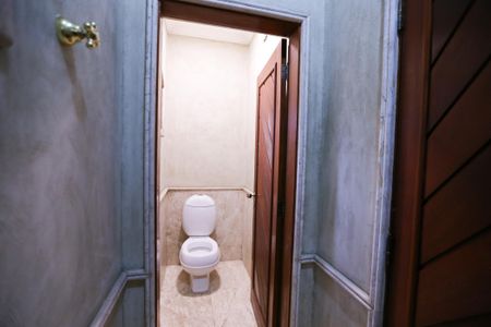 Casa para alugar com 580m², 4 quartos e 8 vagas Casa para alugar com 580m², 4 quartos e 8 vagasBanheiro