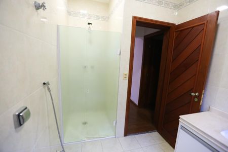 Casa para alugar com 580m², 4 quartos e 8 vagasBanheiro