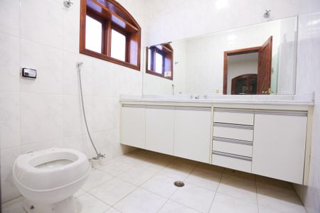 Banheiro da Suíte 1 de casa para alugar com 4 quartos, 580m² em City América, São Paulo