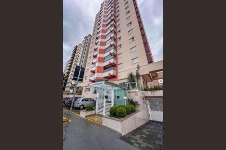 Apartamento à venda com 102m², 3 quartos e 3 vagasFachada e portaria