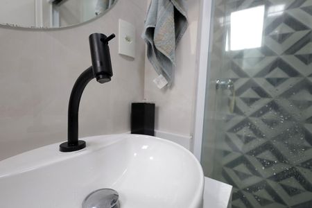 Apartamento à venda com 46m², 2 quartos e 1 vaga Apartamento à venda com 46m², 2 quartos e 1 vagaBanheiro