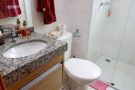 Apartamento à venda com 46m², 2 quartos e 1 vaga Apartamento à venda com 46m², 2 quartos e 1 vagaBanheiro