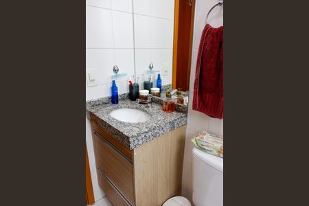 Apartamento à venda com 46m², 2 quartos e 1 vaga Apartamento à venda com 46m², 2 quartos e 1 vagaBanheiro