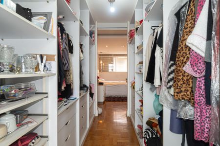 Apartamento para alugar com 130m², 3 quartos e 1 vagaCloset da Suíte