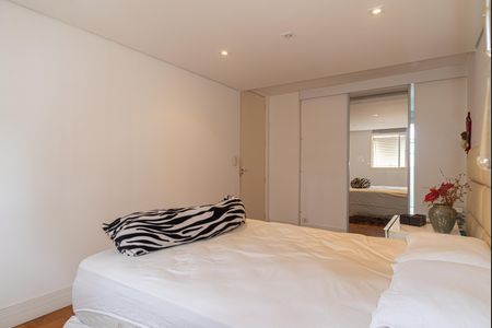 Apartamento para alugar com 130m², 3 quartos e 1 vagaSuíte