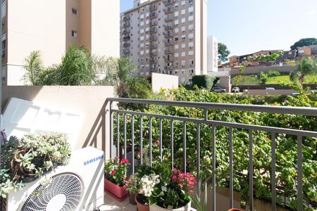 Sacada da sala de apartamento à venda com 3 quartos, 68m² em Tristeza, Porto Alegre