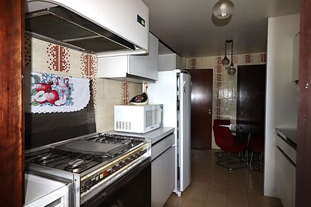 Apartamento à venda com 224m², 2 quartos e 2 vagasCozinha - Armários