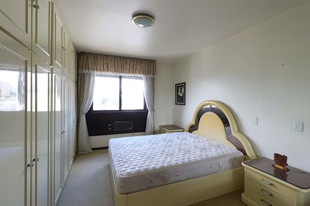 Apartamento à venda com 224m², 2 quartos e 2 vagasSuíte