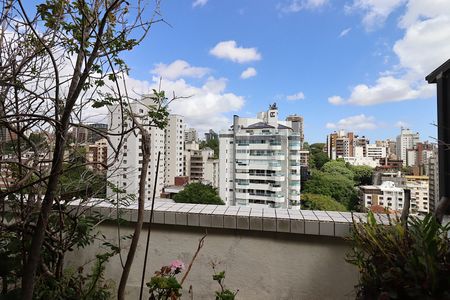 Apartamento à venda com 224m², 2 quartos e 2 vagasTerraço 