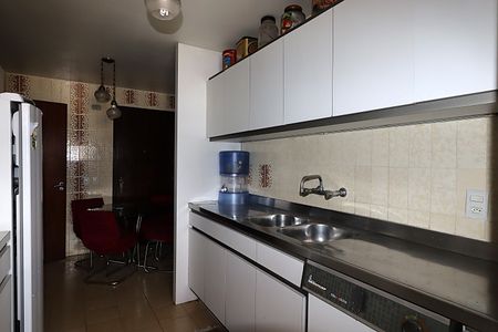 Apartamento à venda com 224m², 2 quartos e 2 vagasCozinha - Armários