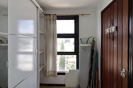 Apartamento à venda com 224m², 2 quartos e 2 vagasQuarto de dependência
