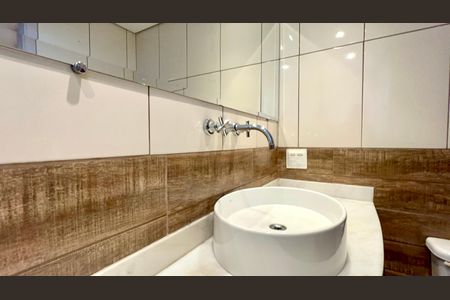 Apartamento para alugar com 50m², 1 quarto e 1 vaga Apartamento para alugar com 50m², 1 quarto e 1 vagaBanheiro da Suíte