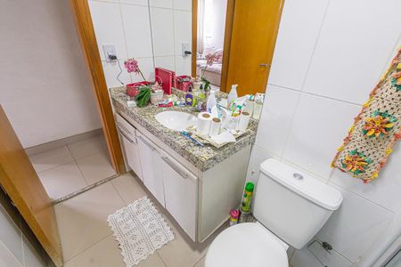 Apartamento à venda com 74m², 3 quartos e 2 vagas Apartamento à venda com 74m², 3 quartos e 2 vagasbanheiro